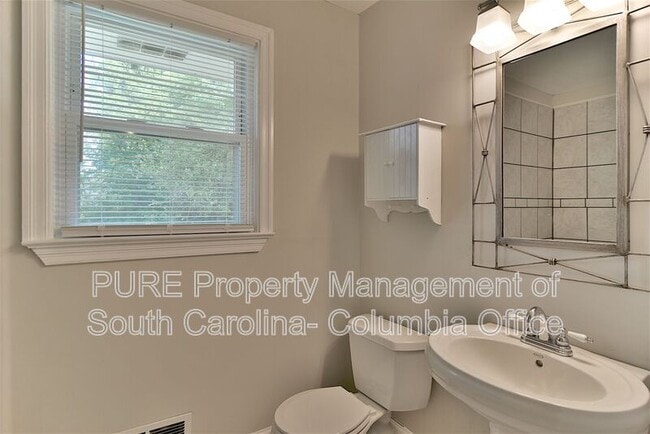 Building Photo - 901 Indigo Ave