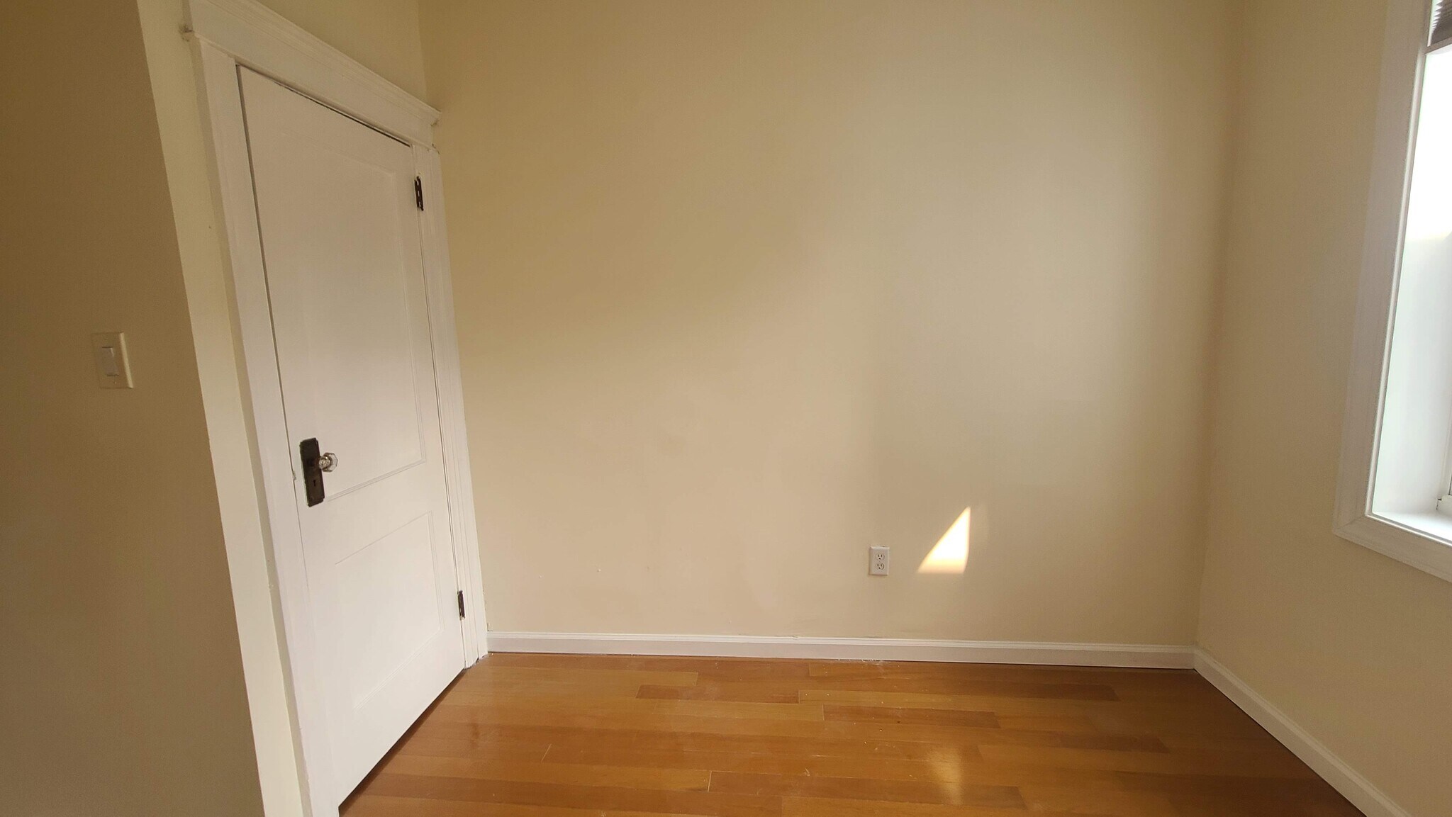 Building Photo - 210 73rd St
