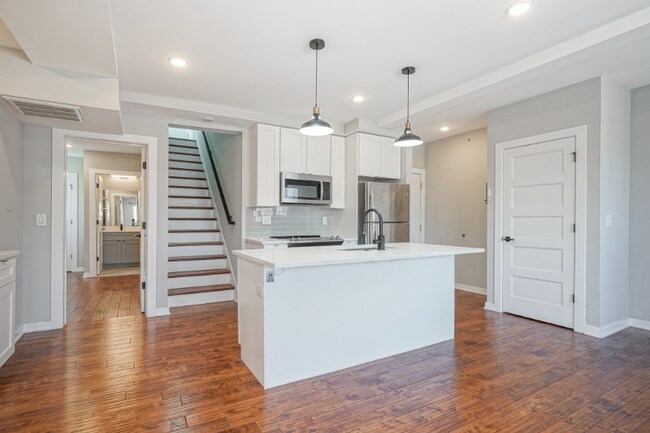 Building Photo - 1710 Cambridge St