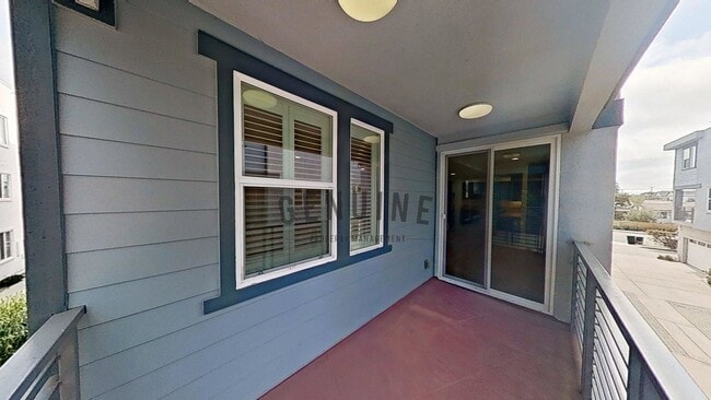 Building Photo - 3Bd 2.5Ba Townhouse w/Rooftop Deck