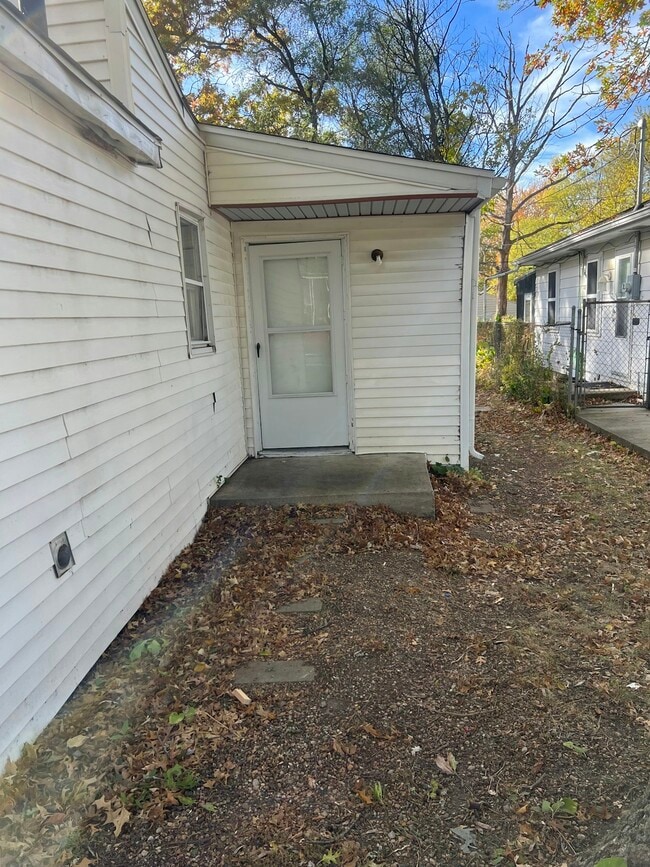 Building Photo - 5120 S Harrison St