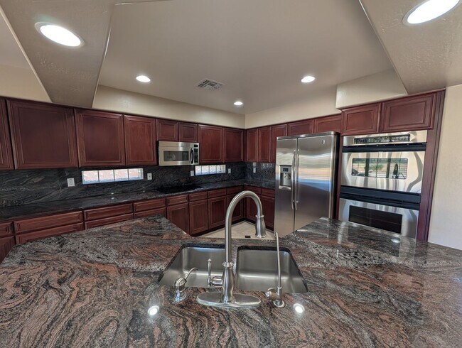 Building Photo - 4 Bedroom 2.5 Bath With Private Pool
