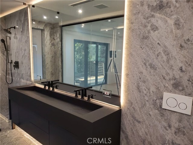 Building Photo - 5710 Hill Oak Dr