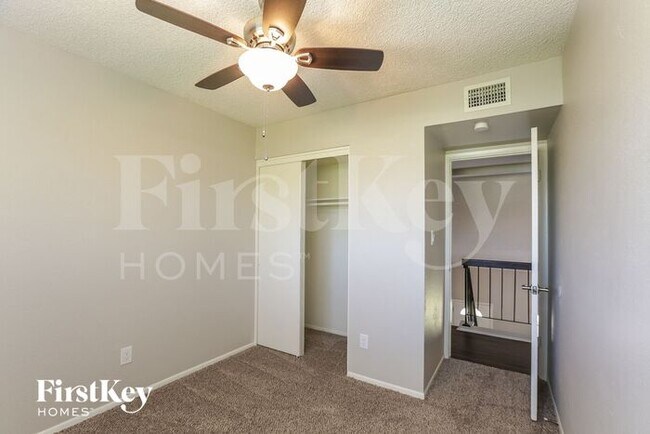 Building Photo - 4222 E Apollo Rd