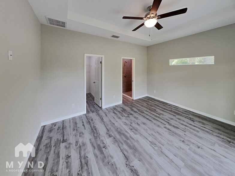 Building Photo - 7423 W Cameo Cir