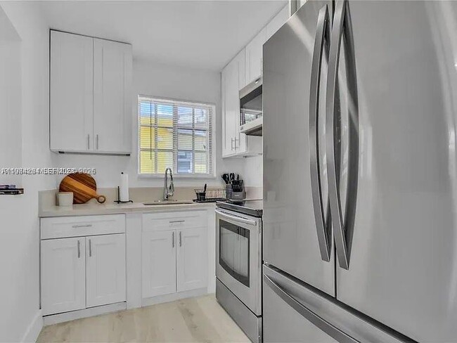 Building Photo - 1011 NW 23rd Ave