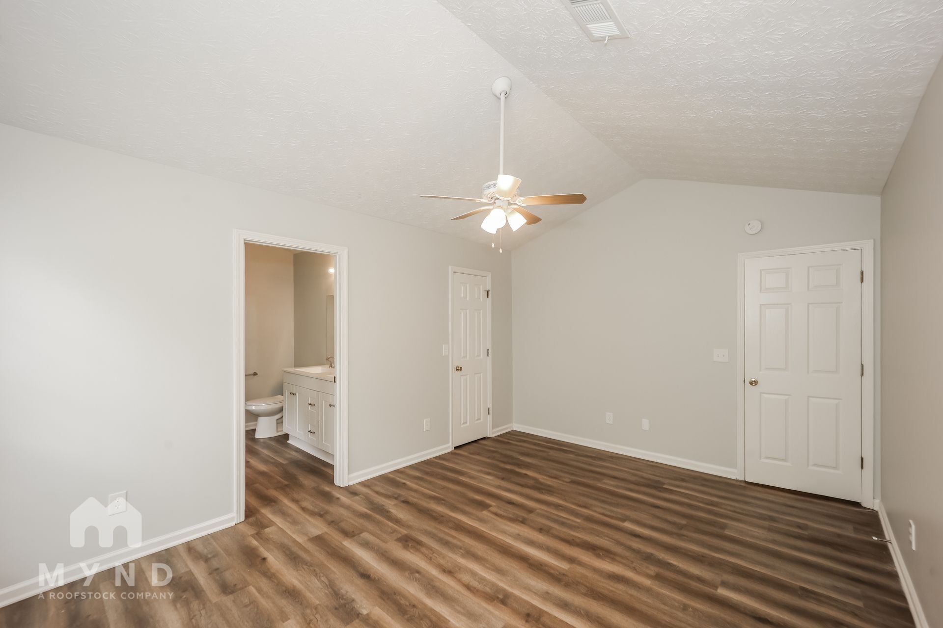 Building Photo - 188 Bay Ct Dr