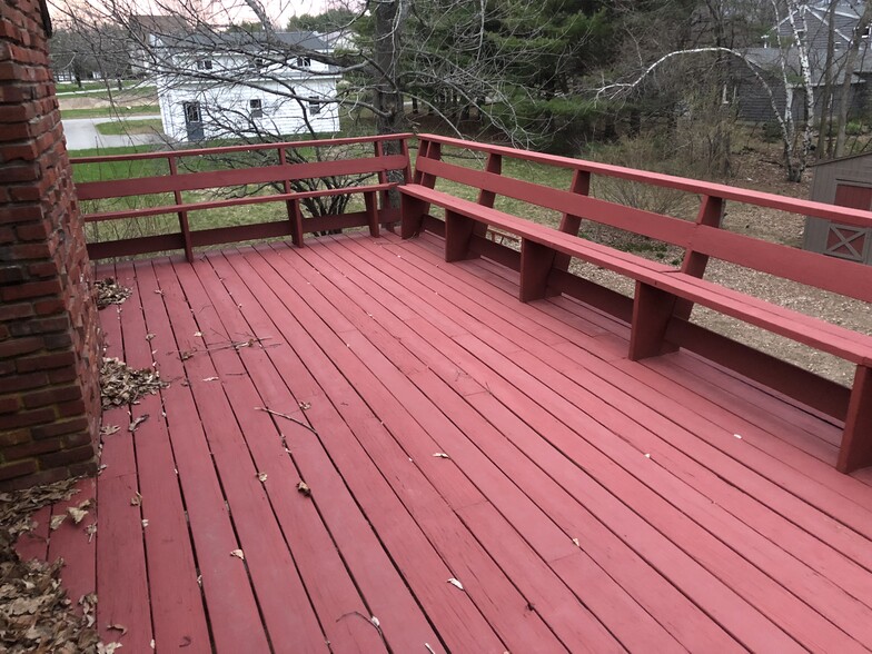 Building Photo - 663 Essex St