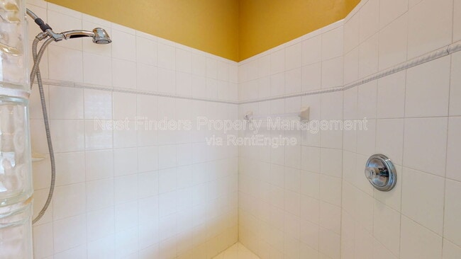 Building Photo - 11861 Lake Fern Dr