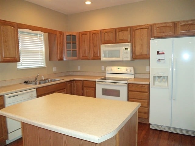 Building Photo - 4635 Aylesbury Dr