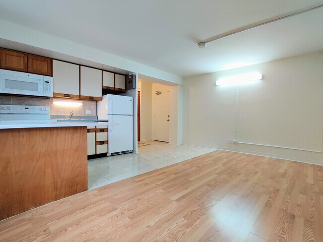 Building Photo - 4980 N Marine Dr