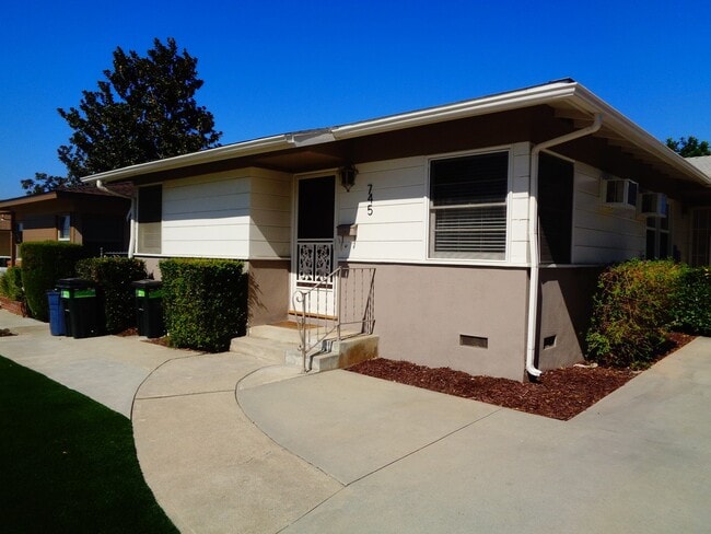 Building Photo - 1 Bedroom 1 Bath Ground Floor Apartment fo...