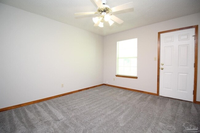 Building Photo - 8110 Stonebrook Dr