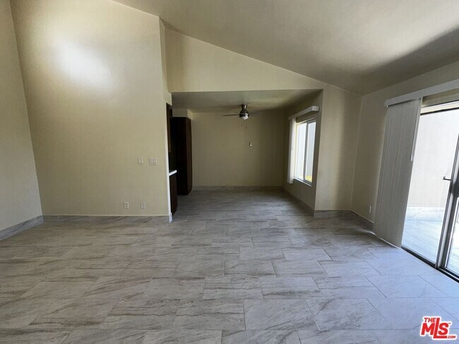 Building Photo - 3422 Maricopa St