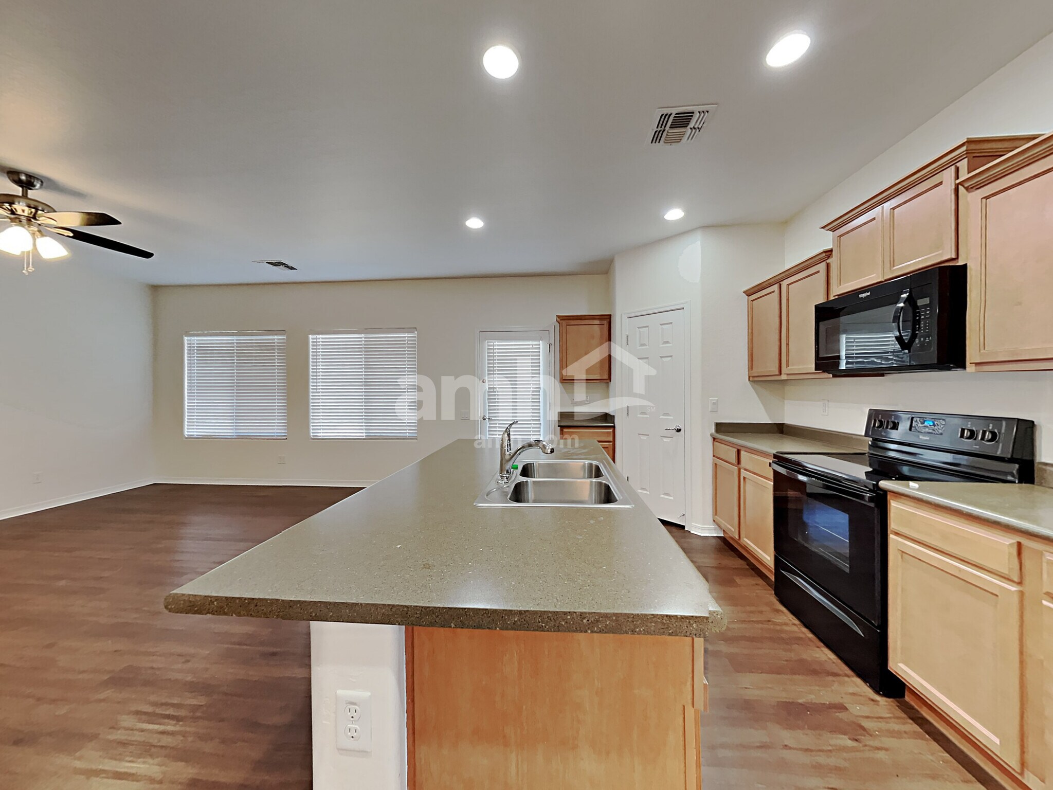 Building Photo - 11016 E Silver Springs Cir