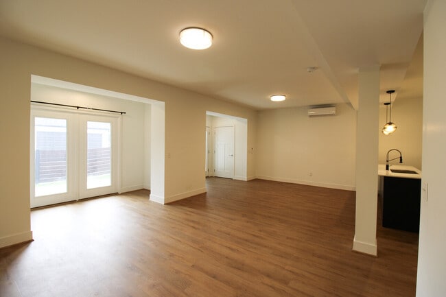Building Photo - 54 West Avenue