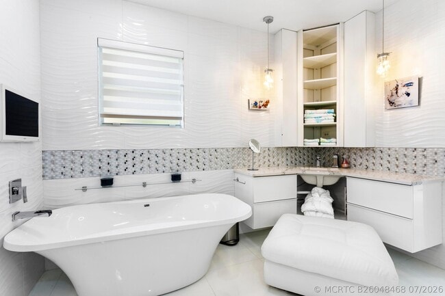 Building Photo - 8270 Spyglass Dr