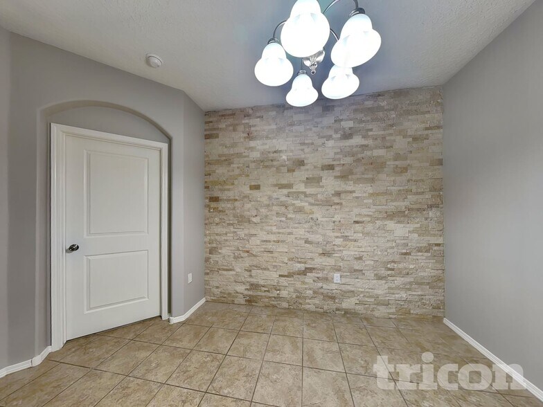 Building Photo - 1811 Camino Cancun