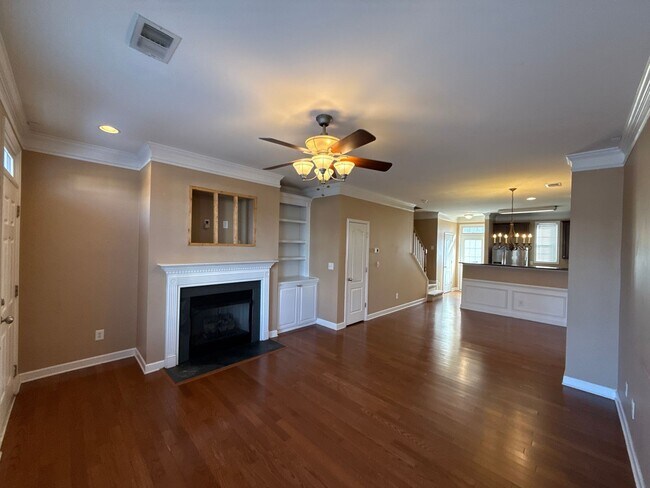 Building Photo - 8636 Beaver Creek Dr