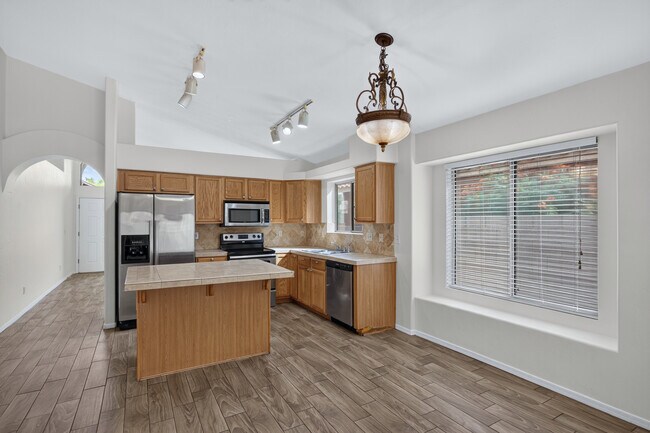 Building Photo - 8998 E Laurie Ann Dr