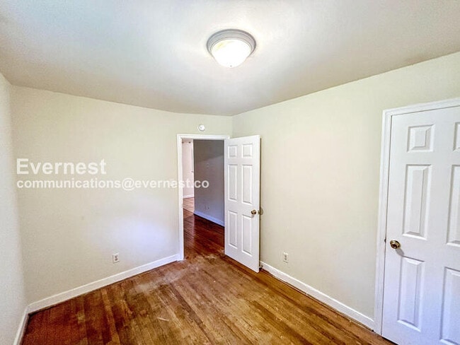 Building Photo - 12364 Mason Ave