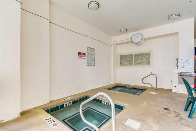 Building Photo - 2500 N Ocean Blvd