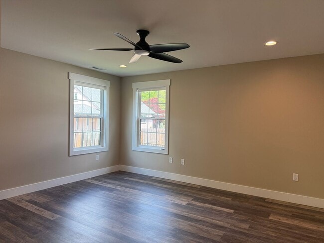 Building Photo - Newer One-Level Home Near Downtown Black Mountain