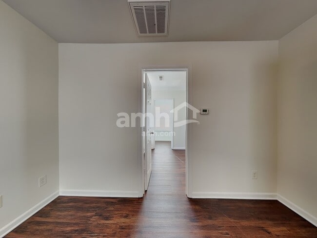 Building Photo - 15730 Lakepoint Forest Dr