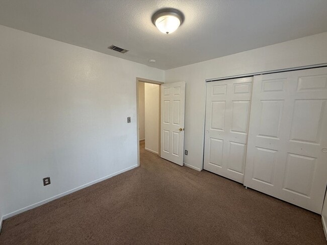 Building Photo - Cute Home in EGUSD