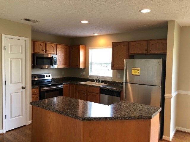 Building Photo - 1021 Mallory Ln