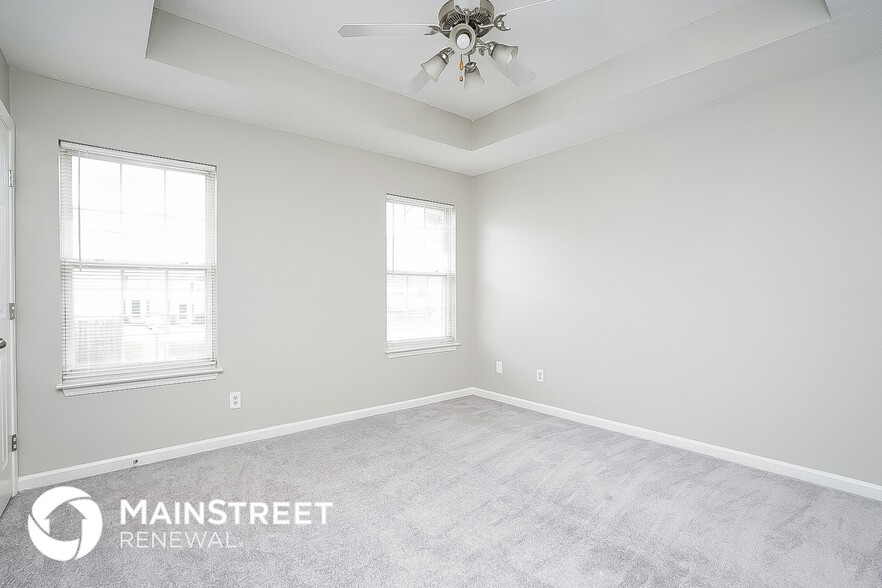 Building Photo - 6030 Cullen Dr