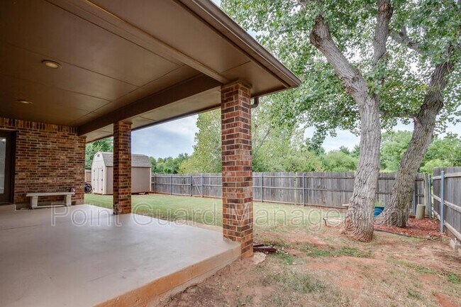 Building Photo - 10517 Queensbury Dr