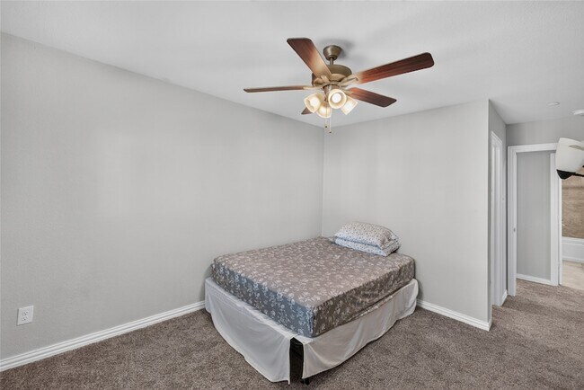 Building Photo - 3533 Cricket Dr