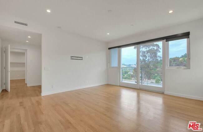 Building Photo - 2610 Corralitas Dr