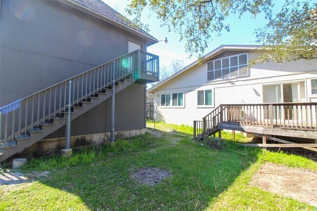 Building Photo - 11705 Cherokee St