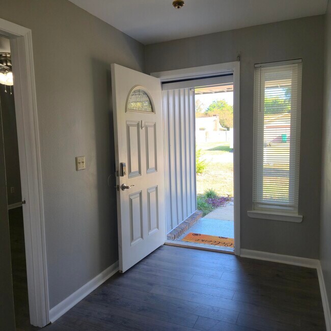 Building Photo - 75 7th St