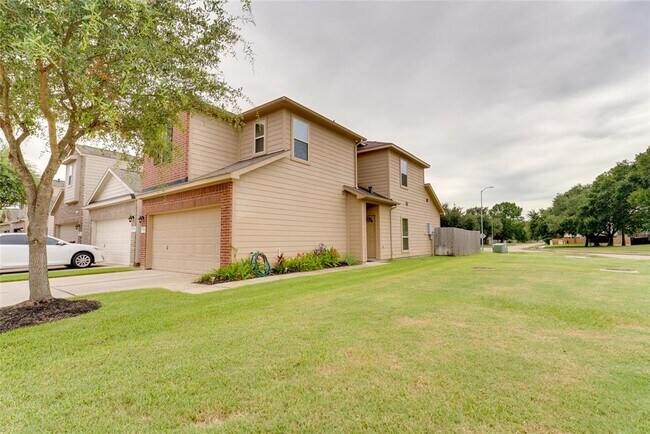 Building Photo - 6047 Wesley Manor Ct