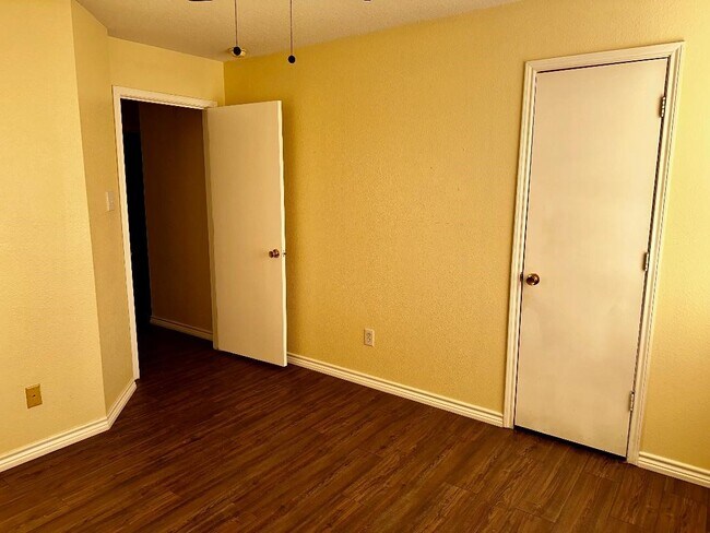 Building Photo - 1375 Hitchin Ln