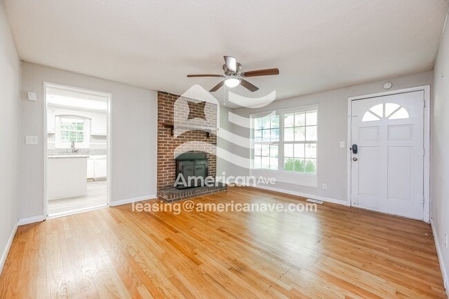 Building Photo - 2305 Standing Springs Rd