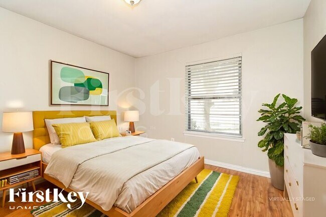 Building Photo - 3205 Hanover Dr