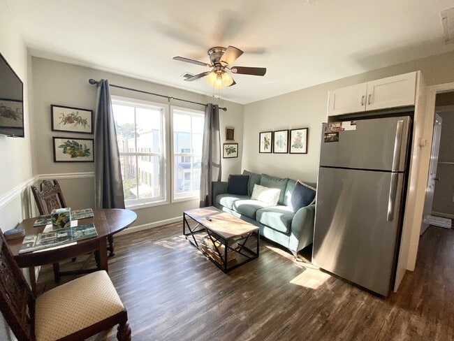 Primary Photo - Old Town Bluffton Furnished Apartment!