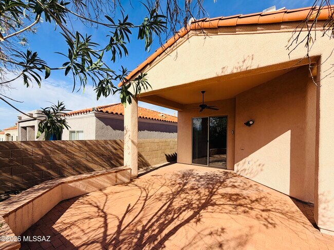 Building Photo - 5206 N Canyon Rise Pl