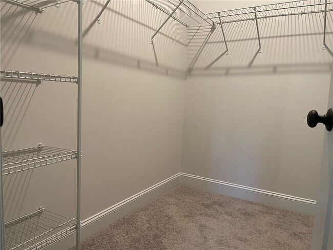 Building Photo - 713 Avondale Creek Dr.