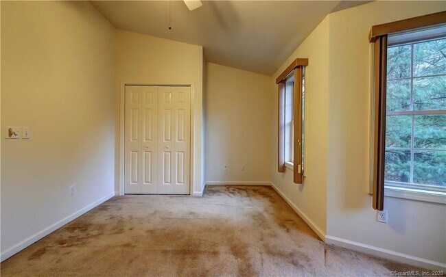 Building Photo - 60 Grove St