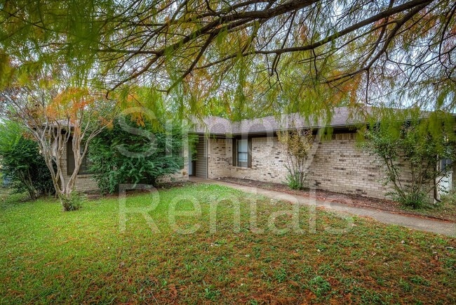 Building Photo - 6716 Sayle St