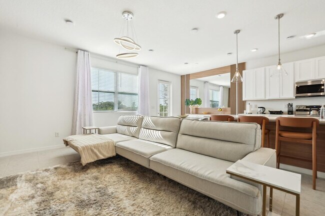 Building Photo - 646 Longboat Dr