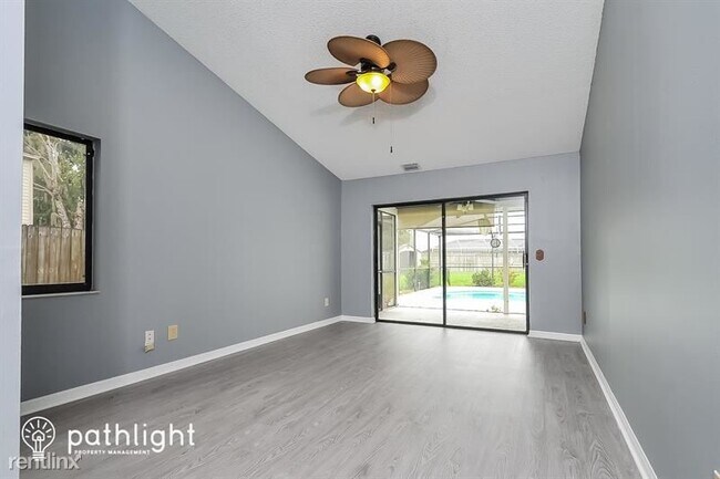 Building Photo - 4 br, 2 bath House - 3213 Stevenson Street...