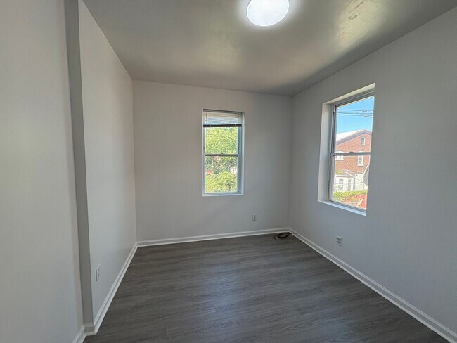Building Photo - 4712 Knorr St
