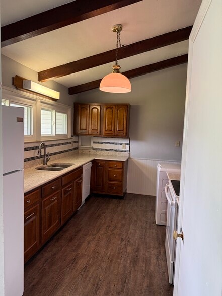 Building Photo - 317 West Dr