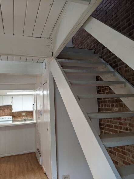 going upstairs - 934 W Wolfram St